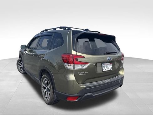 Used 2024 Subaru Forester Premium AWD/4WD image 4
