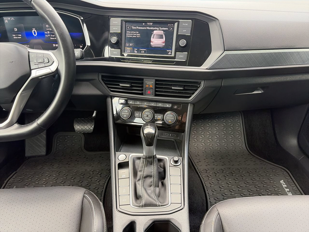 Used 2023 Volkswagen Jetta SE FWD image 14