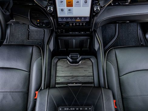 Used 2025 RAM 3500 Limited image 25