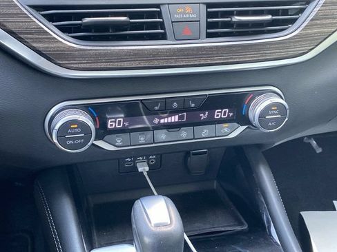 Used 2021 Nissan Altima 2.5 SL FWD image 21