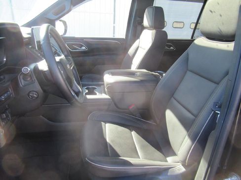 Certified 2024 Chevrolet Tahoe Premier w/ Premium Package image 9