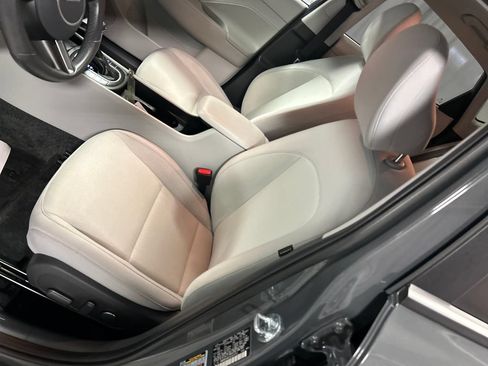Used 2025 Hyundai Kona SEL FWD image 10