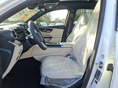 New 2026 Mercedes-Benz GLC 300 4MATIC image 9