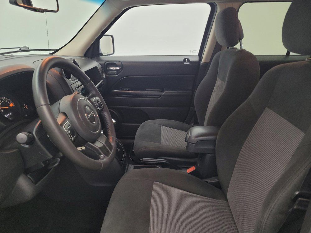 Used 2017 Jeep Patriot Latitude FWD image 17