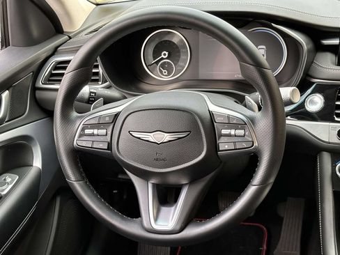 Used 2025 Genesis G70 2.5T RWD image 19