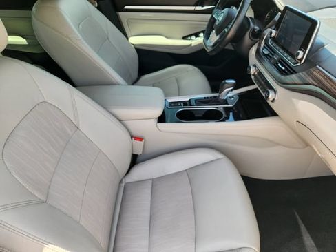Used 2021 Nissan Altima 2.5 SL FWD image 13
