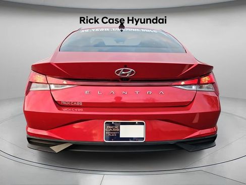 Used 2023 Hyundai Elantra SEL w/ Convenience Package image 6