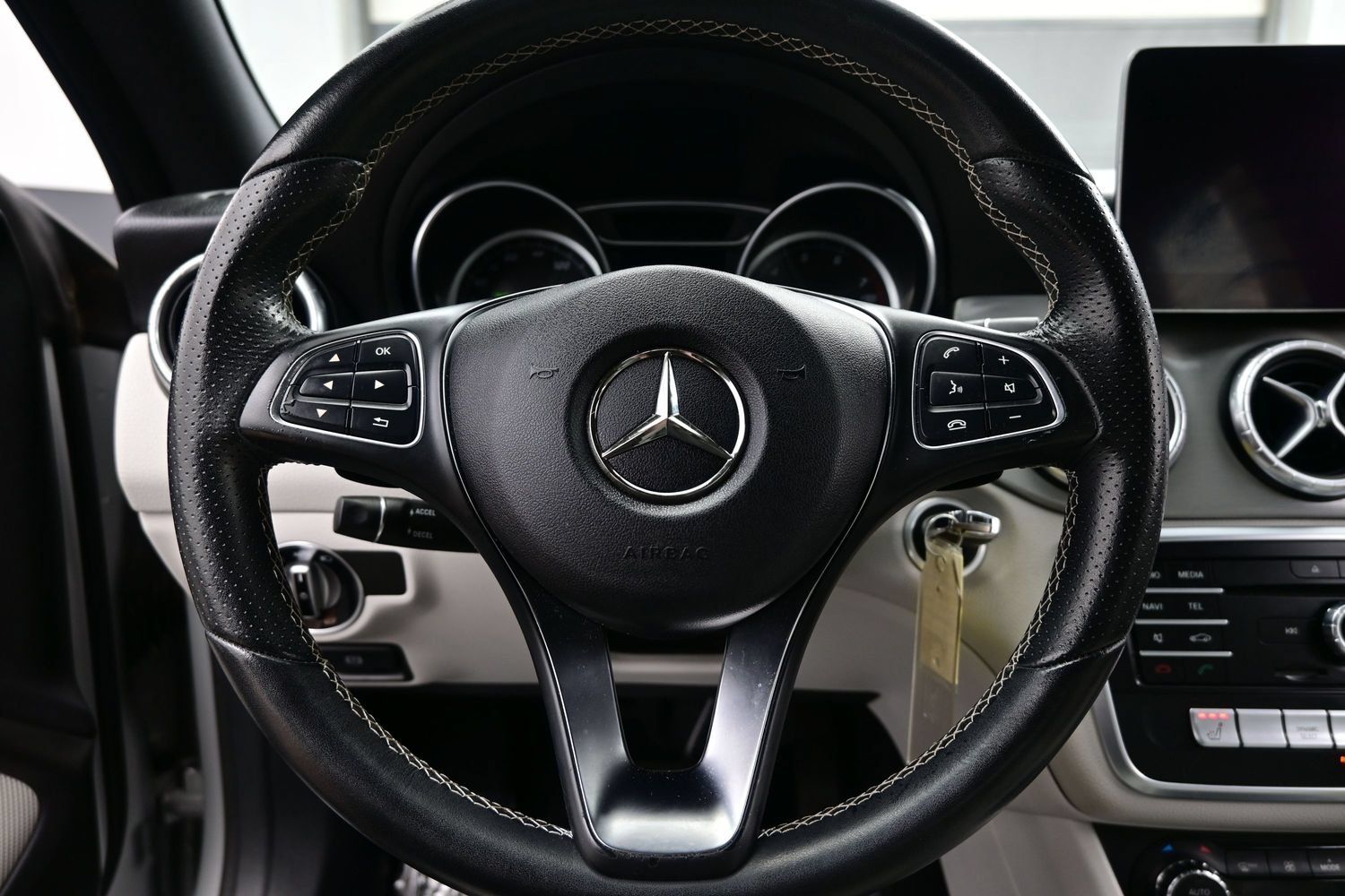 Used 2018 Mercedes-Benz CLA 250 image 22