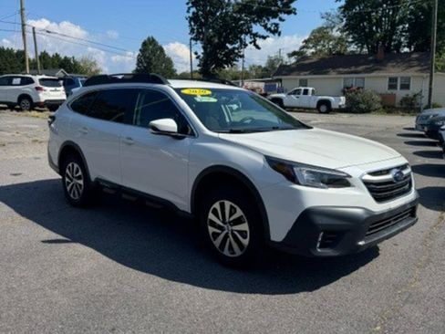 Used 2020 Subaru Outback Premium w/ Popular Package #1 AWD/4WD image 3