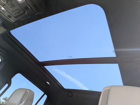 Certified 2022 Cadillac Escalade Premium Luxury image 26