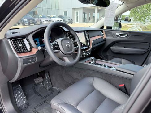 Certified 2024 Volvo XC60 T8 Plus AWD/4WD image 12