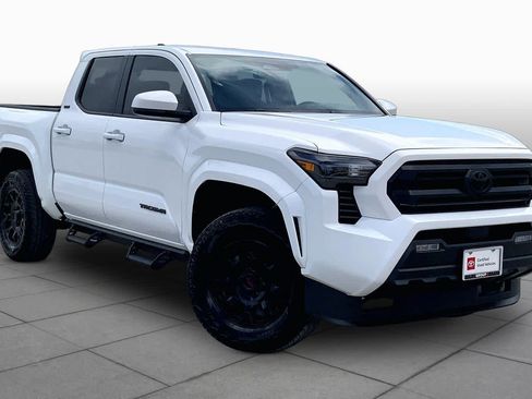 Used 2026 Toyota Tacoma SR5 AWD/4WD image 3