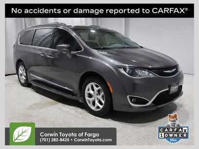 Used 2018 Chrysler Pacifica Touring-L w/ Tire & Wheel Group