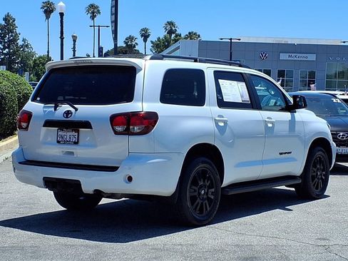 Used 2022 Toyota Sequoia TRD Sport AWD/4WD image 4