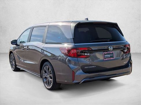 New 2026 Honda Odyssey Touring image 9