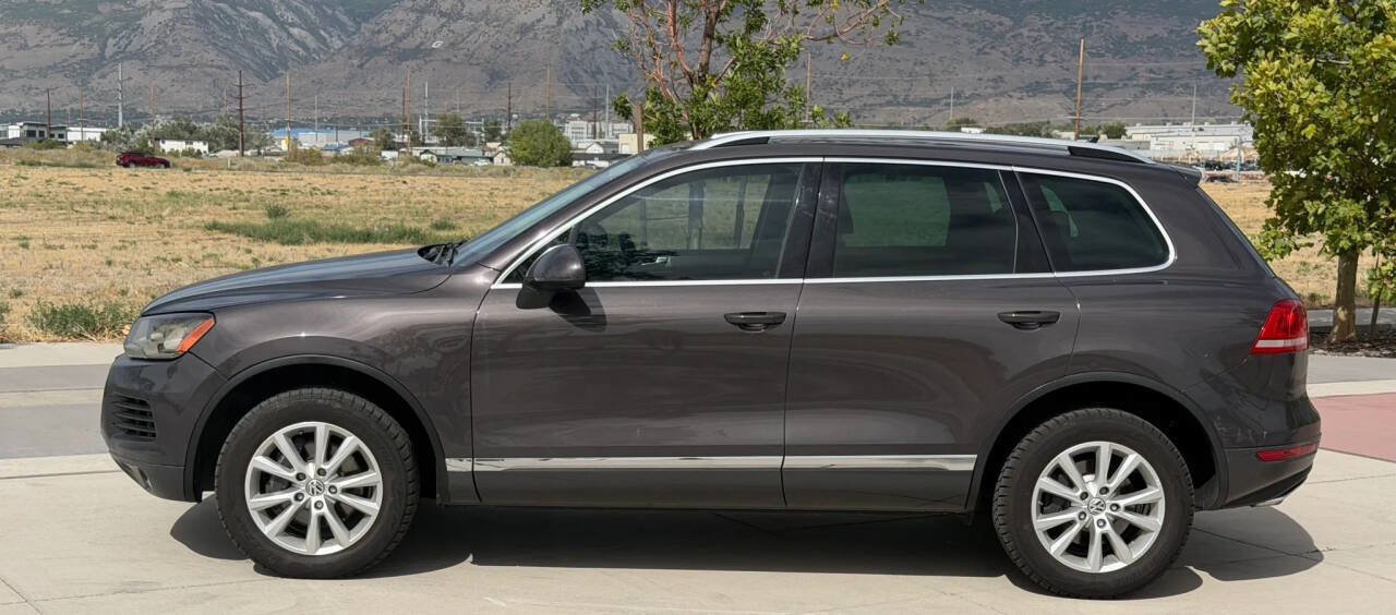 Used 2013 Volkswagen Touareg VR6 AWD/4WD image 4