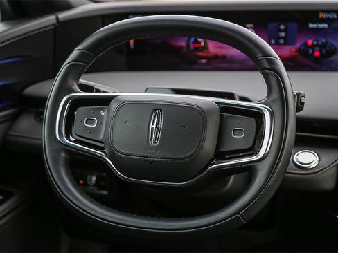 Certified 2024 Lincoln Nautilus Reserve w/ Equipment Group 202A image 19