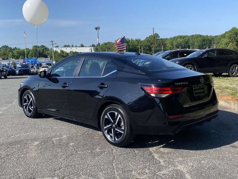 Used 2024 Nissan Sentra SV FWD image 3