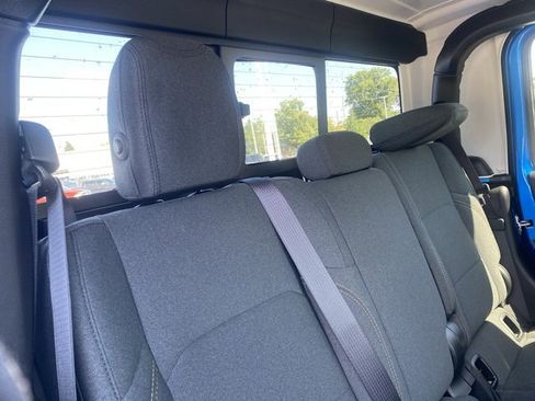 New 2025 Jeep Gladiator Willys image 32