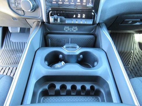 New 2026 RAM 1500 4x4 Crew Cab image 23