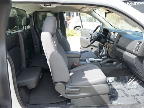 Used 2023 Nissan Frontier S w/ Technology Package image 18