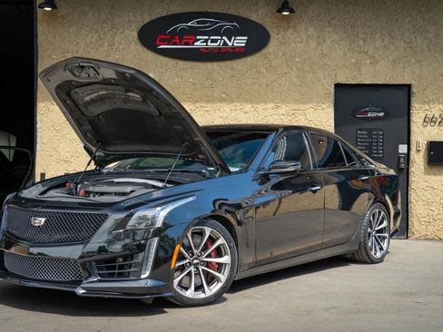 Used 2018 Cadillac CTS V w/ Luxury Package RWD image 21
