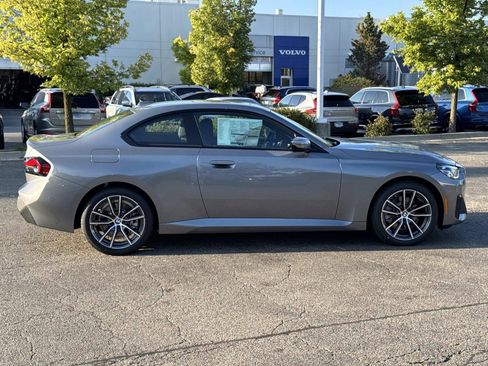 New 2025 BMW 230i xDrive Coupe w/ Premium Package AWD/4WD image 4