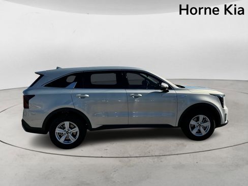 New 2026 Kia Sorento LX image 3