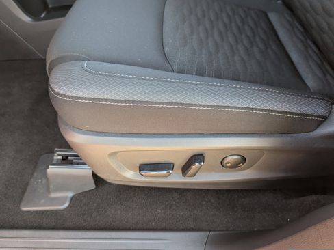 Used 2025 Nissan Pathfinder SV image 19