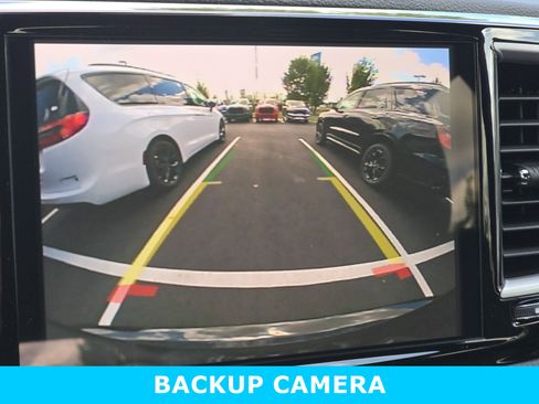 New 2026 Chrysler Pacifica Select image 3