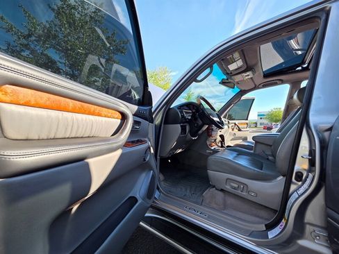 Used 2004 Lexus LX 470 4WD image 33