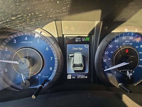 Used 2020 Toyota Sienna XLE AWD/4WD image 4