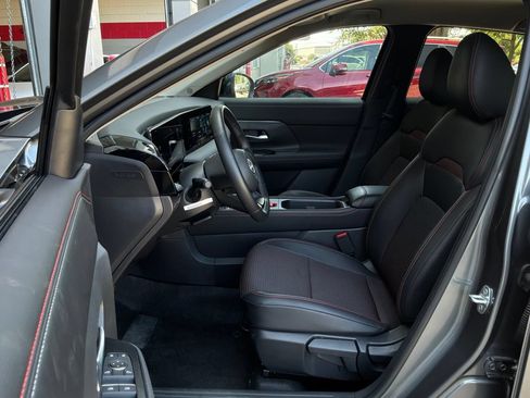 Used 2026 Nissan Kicks SR FWD image 10