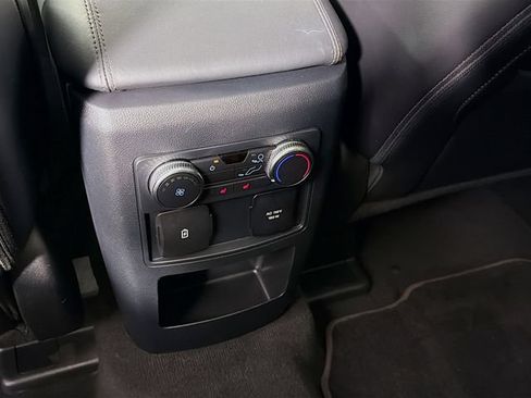 Used 2021 Ford Explorer Platinum w/ Premium Technology Package RWD image 31