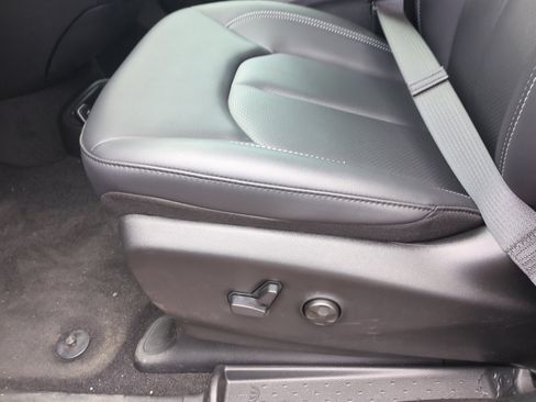 New 2026 Chrysler Pacifica Select FWD image 14