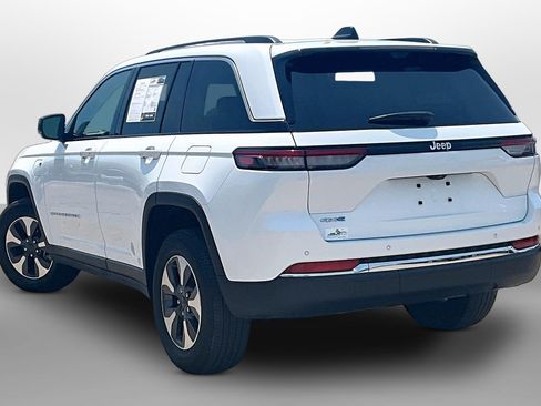 Used 2023 Jeep Grand Cherokee 4WD 4xe w/ Luxury Tech Group II image 10