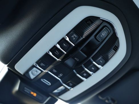 New 2026 Porsche Macan image 41