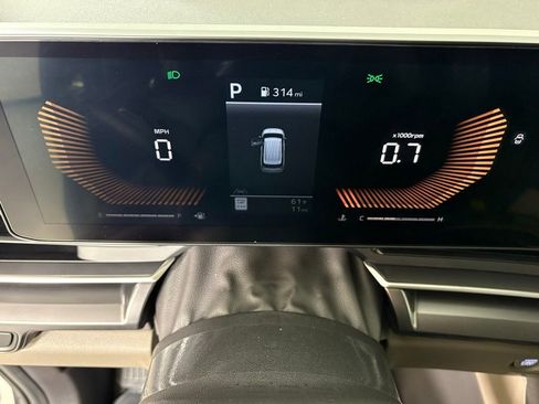 New 2026 Kia Carnival FWD image 21