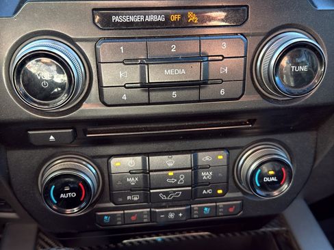 Used 2018 Ford F150 Raptor w/ Equipment Group 802A Luxury image 36