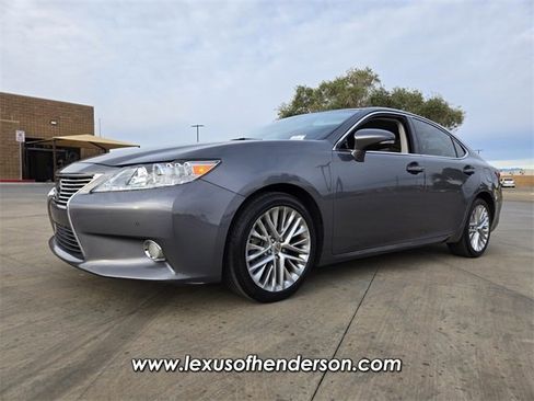 Used 2013 Lexus ES 350 w/ Luxury Pkg image 2