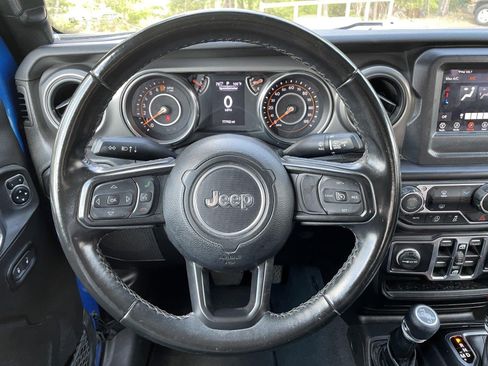 Used 2022 Jeep Gladiator Sport AWD/4WD image 19