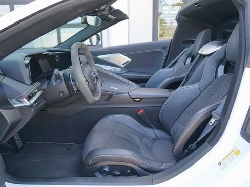 Used 2021 Chevrolet Corvette Stingray Preferred Cpe w/ Z51 Performance Package RWD image 4