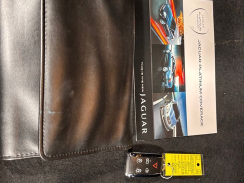 Used 2011 Jaguar XF image 34