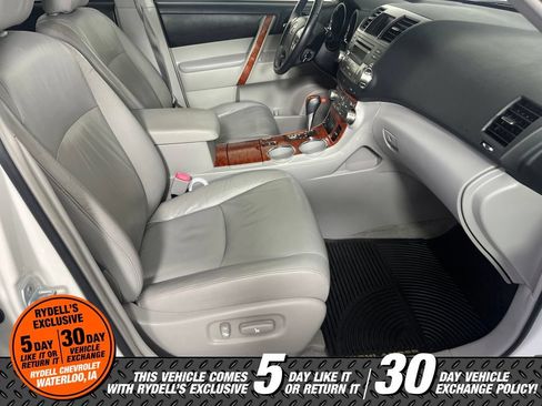 Used 2009 Toyota Highlander Limited AWD/4WD image 16