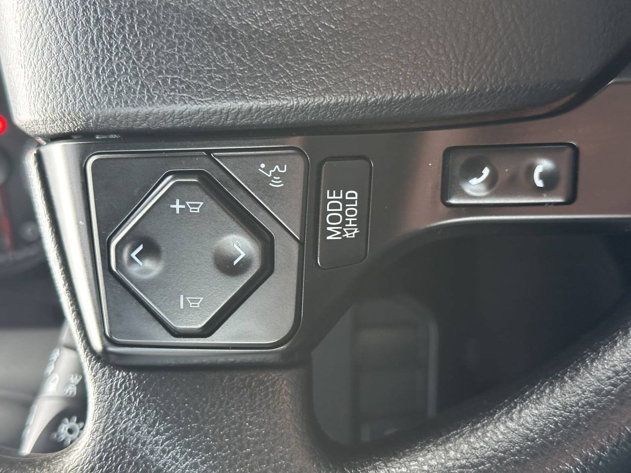 Used 2023 Toyota Tacoma SR AWD/4WD image 38