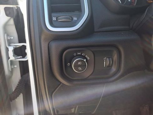 Used 2024 RAM 2500 Big Horn AWD/4WD image 20