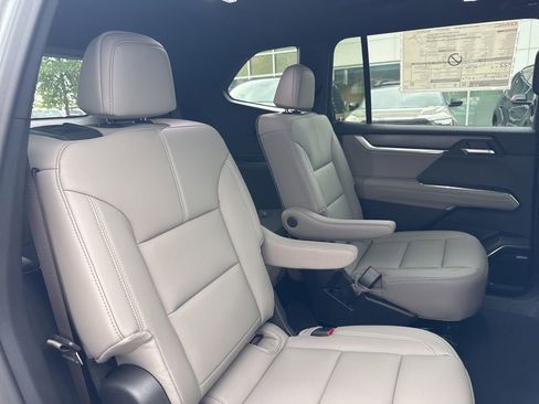 New 2026 GMC Acadia Elevation w/ Elevation Premium Package FWD image 27