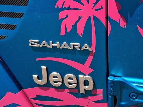 Used 2020 Jeep Wrangler Unlimited Sahara AWD/4WD image 17