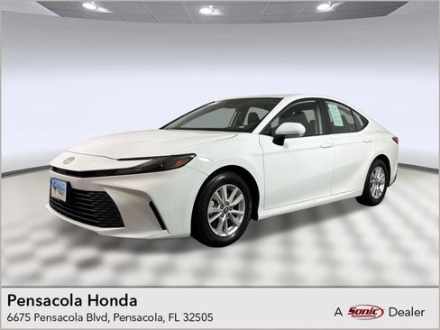 Used 2025 Toyota Camry LE FWD image 1