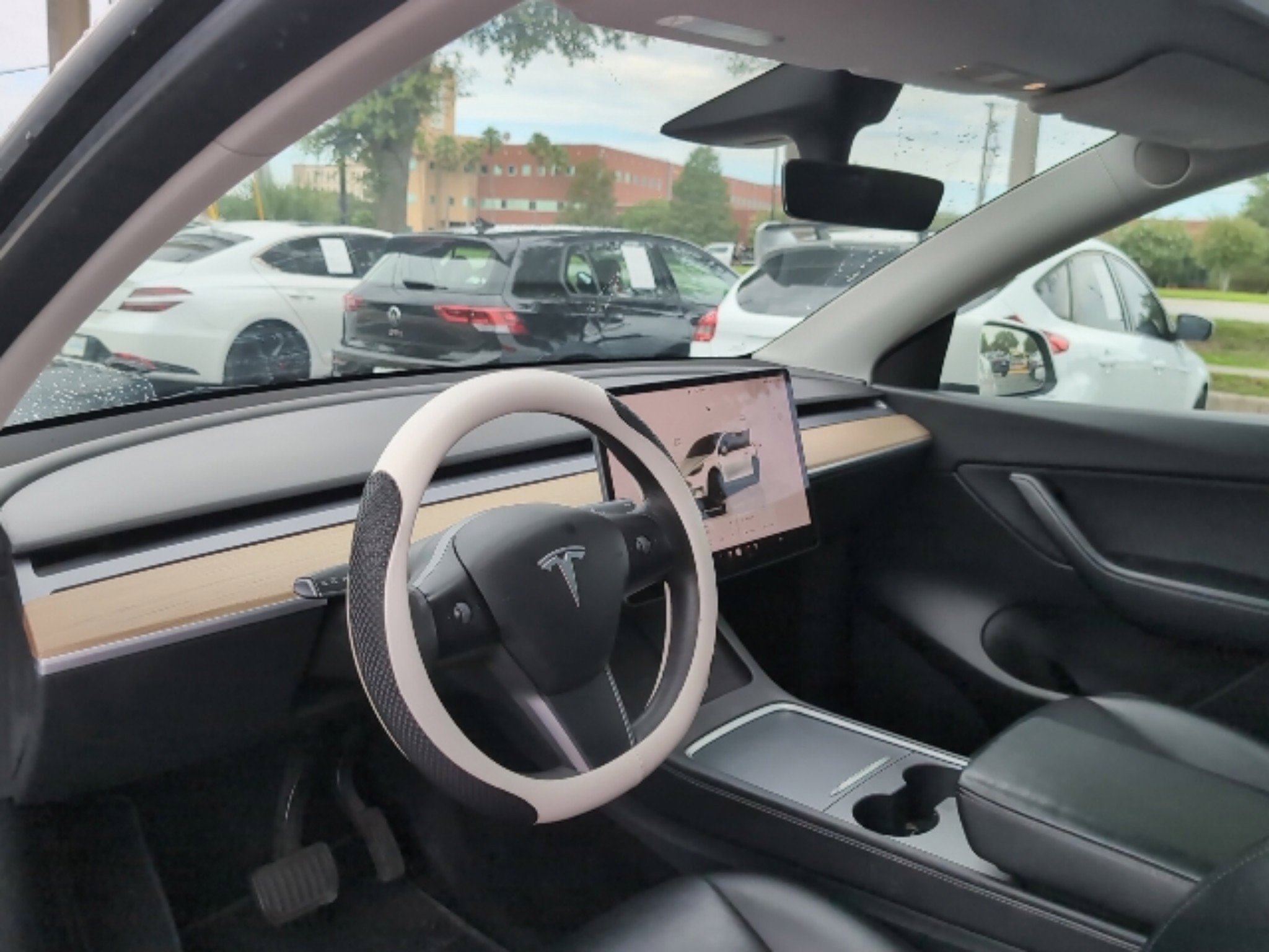 Used 2022 Tesla Model Y Long Range AWD/4WD image 8